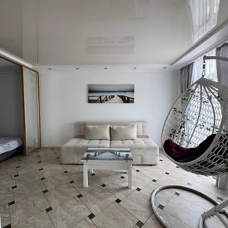 Chornovola Str In Lägenhet